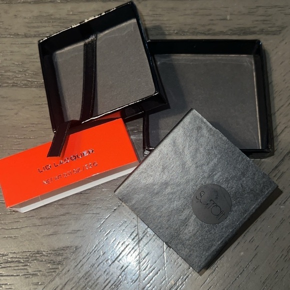 Surratt Shu Iro | Lacquer Red Lid Lacquer / Eyeshadow - Picture 8 of 8